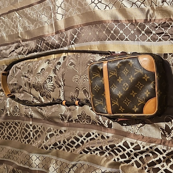 💥💥💥Louis Vuitton 💥💥💥 - Picture 1 of 12